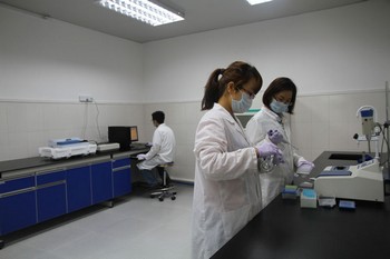 参观济南中天华康亲子鉴定中心实验室 29
